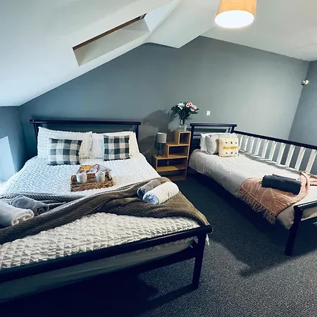 Daire Queens Townhouse - 4 Bedrooms - Sleeps 9 Whitehaven