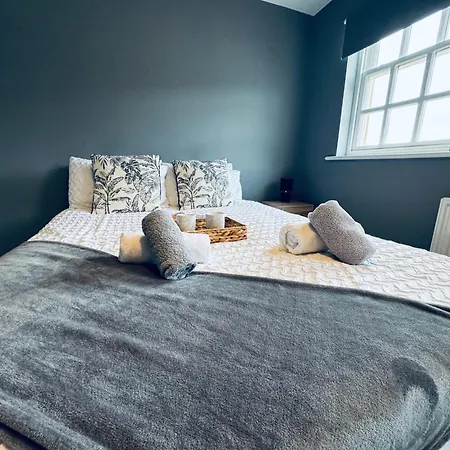 Queens Townhouse - 4 Bedrooms - Sleeps 9 Lägenhet